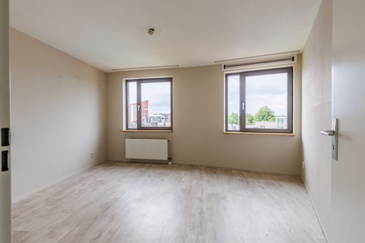 Foto 13 van Linie 275