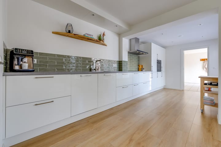 Photo 7 of Beatrixstraat 11