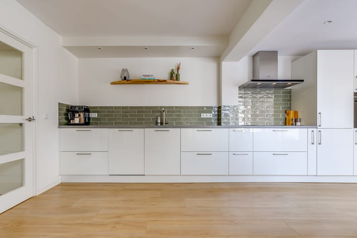 Photo 8 of Beatrixstraat 11