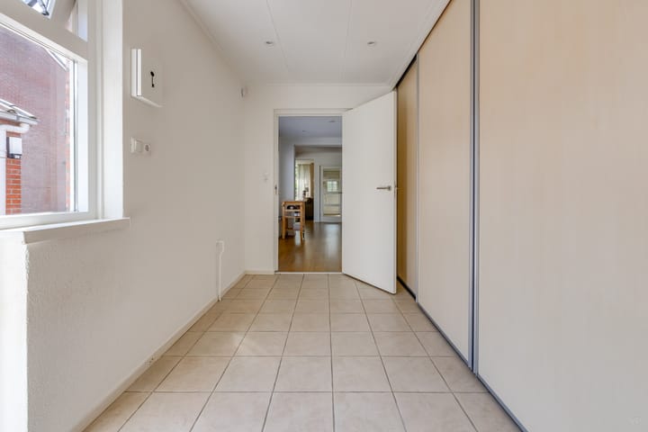 Photo 11 of Beatrixstraat 11