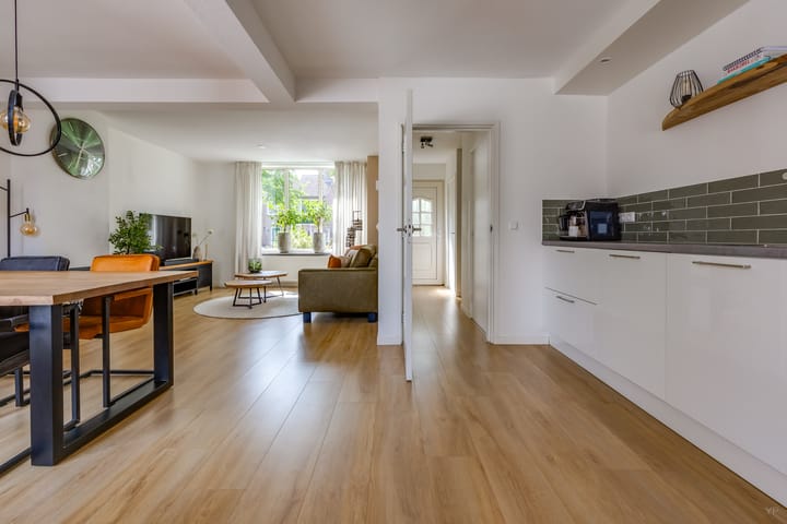 Photo 12 of Beatrixstraat 11