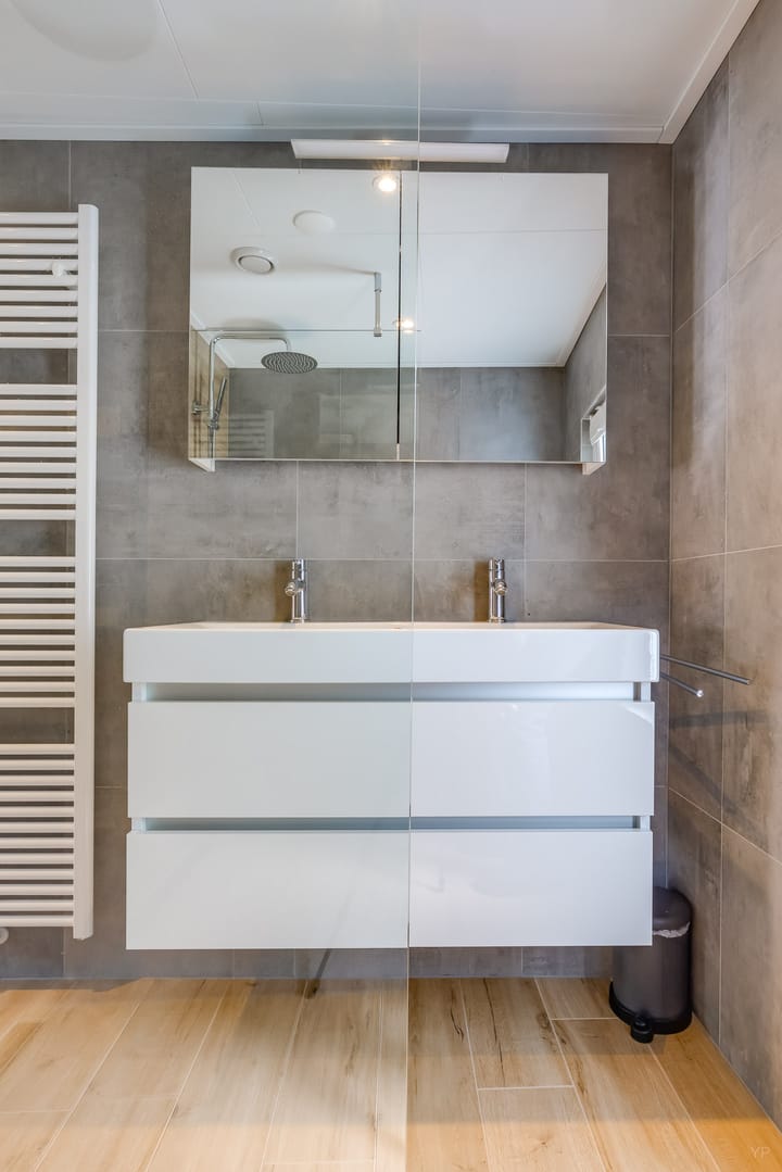 Photo 17 of Beatrixstraat 11