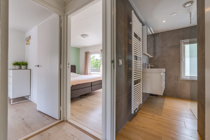 Photo 18 of Beatrixstraat 11