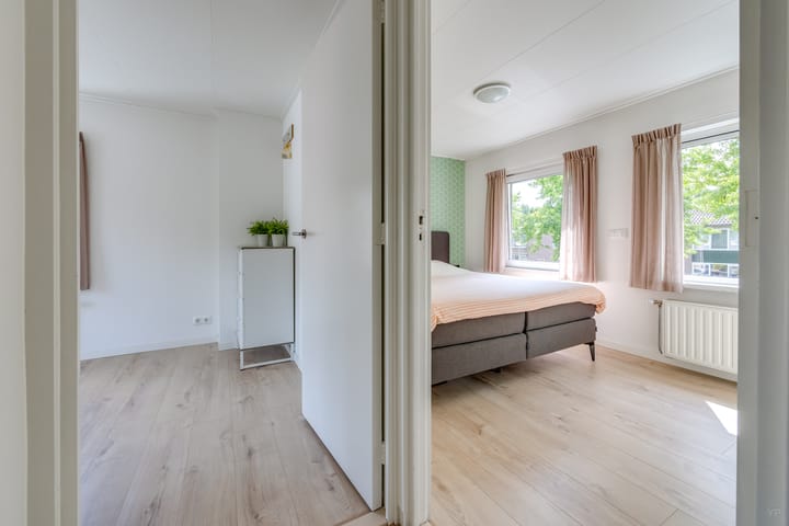 Photo 21 of Beatrixstraat 11