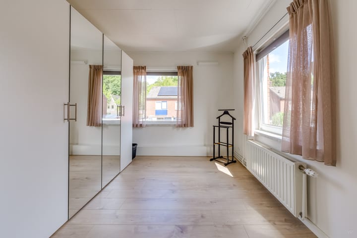 Photo 22 of Beatrixstraat 11