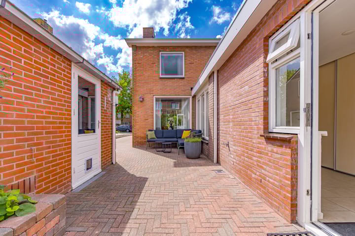 Photo 29 of Beatrixstraat 11