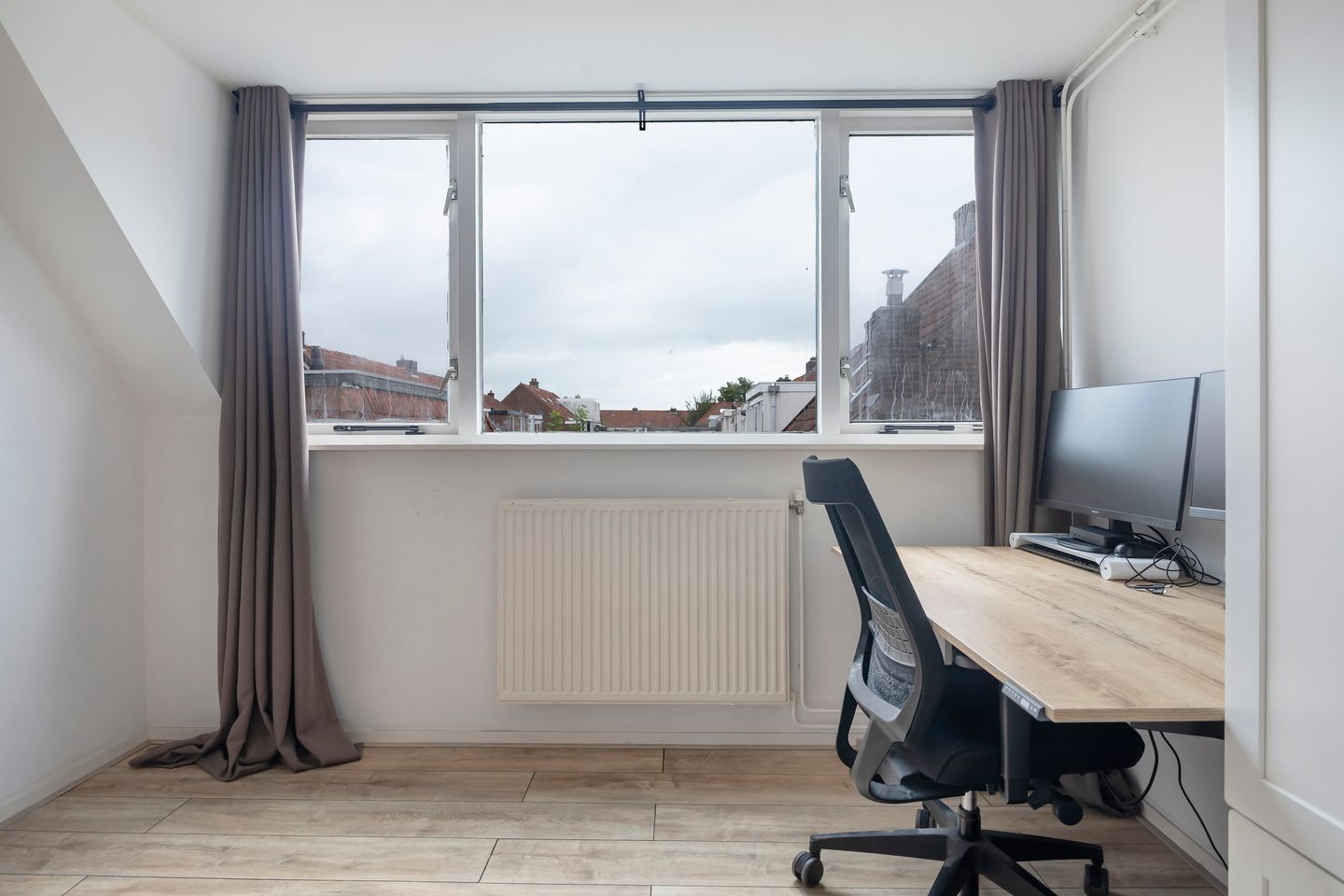 Photo 34 of Carel van Manderstraat 39