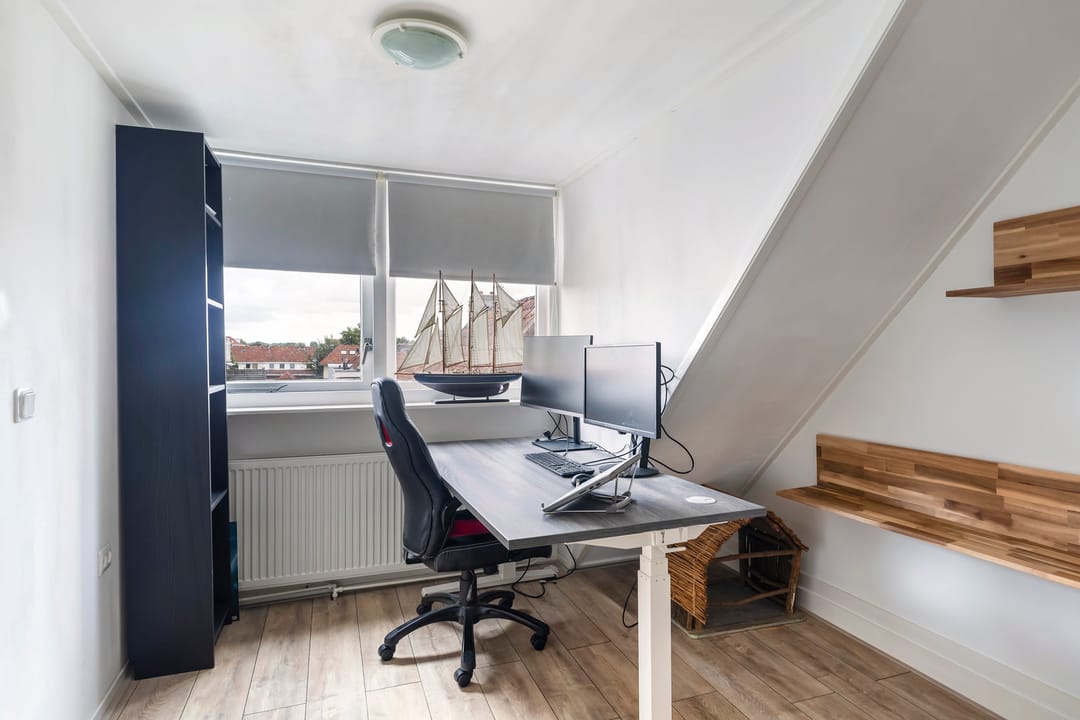 Photo 37 of Carel van Manderstraat 39