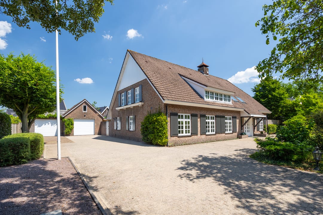 Photo 2 of Roosbergseweg 2