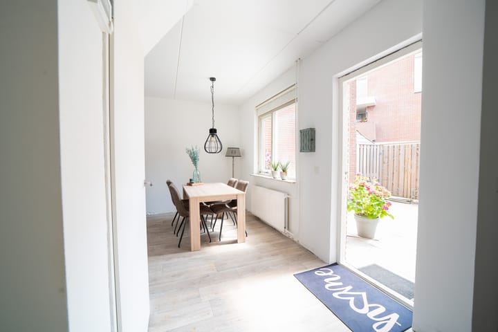 Foto 13 van Azalea 9