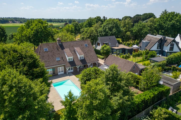 Foto 50 van Roosbergseweg 2