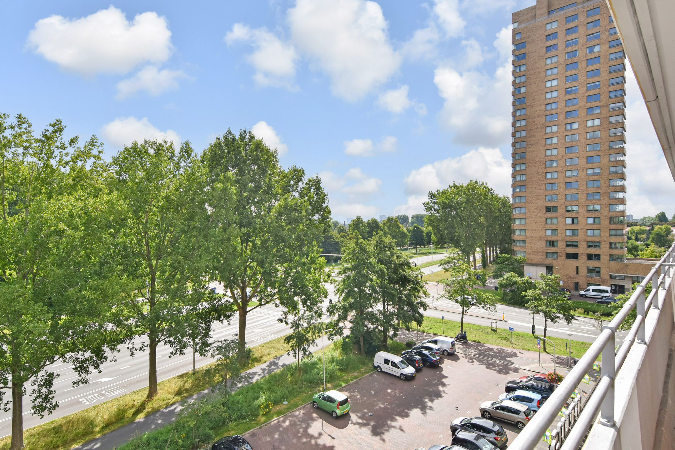 Photo 27 of Van Adrichemstraat 125