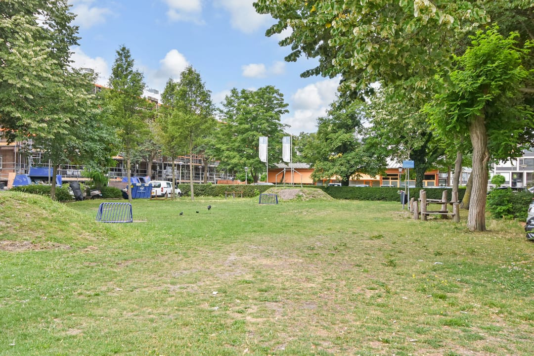 Photo 32 of Van Adrichemstraat 125