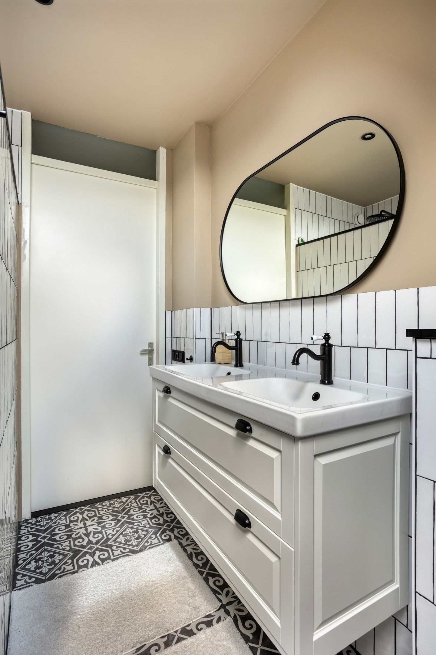 Foto 30 van Hoefsmid 33