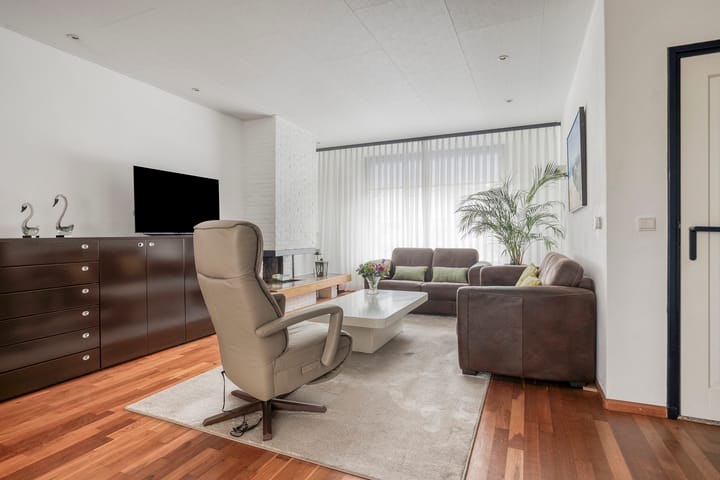 Foto 6 van van Middelhovenstraat 99