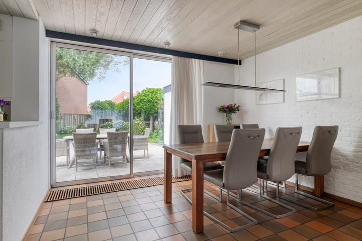 Foto 8 van van Middelhovenstraat 99