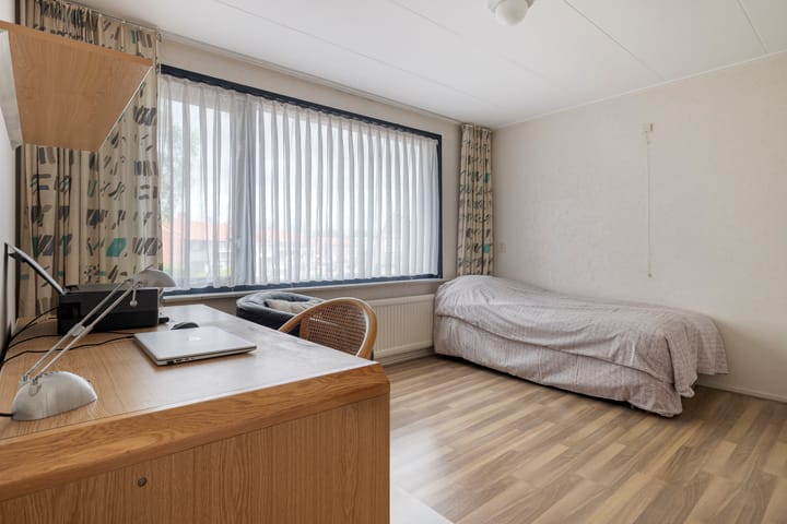 Foto 21 van van Middelhovenstraat 99