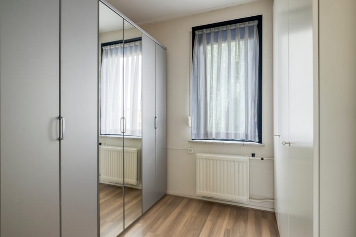 Foto 23 van van Middelhovenstraat 99