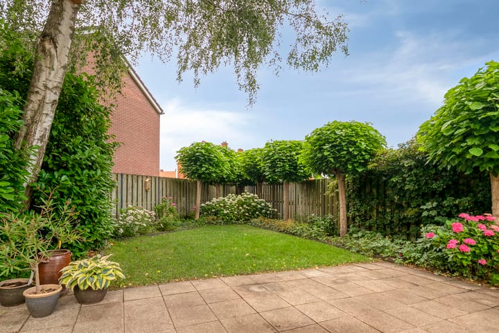 Foto 31 van van Middelhovenstraat 99