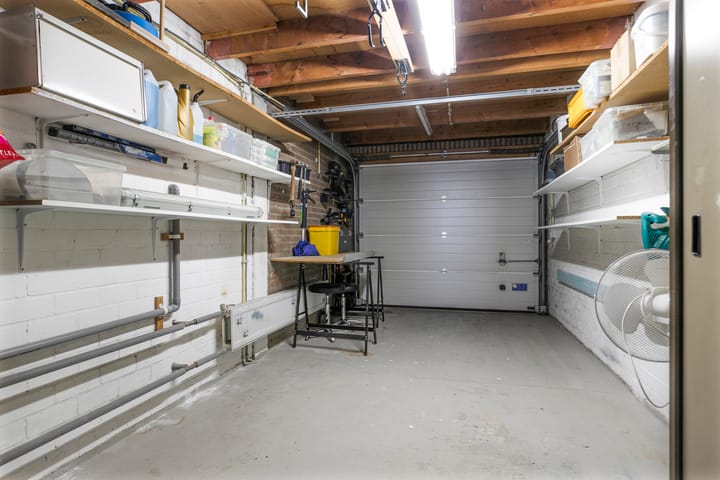 Foto 34 van van Middelhovenstraat 99