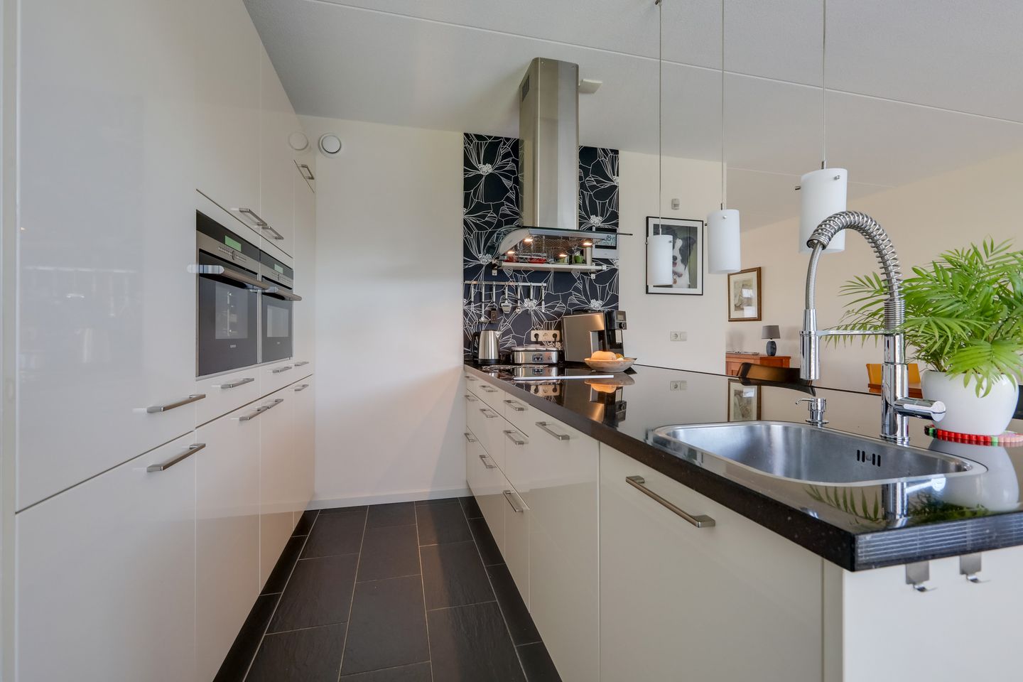 Foto 25 van Vriesschestraat 103