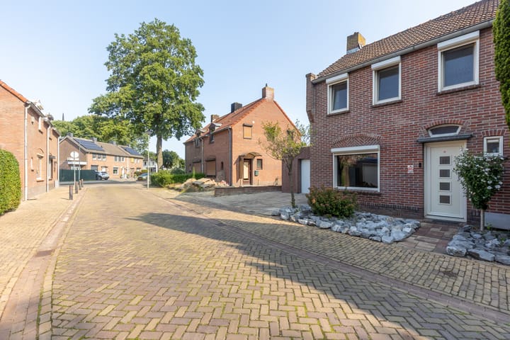 Foto 2 van Klaproosstraat 6