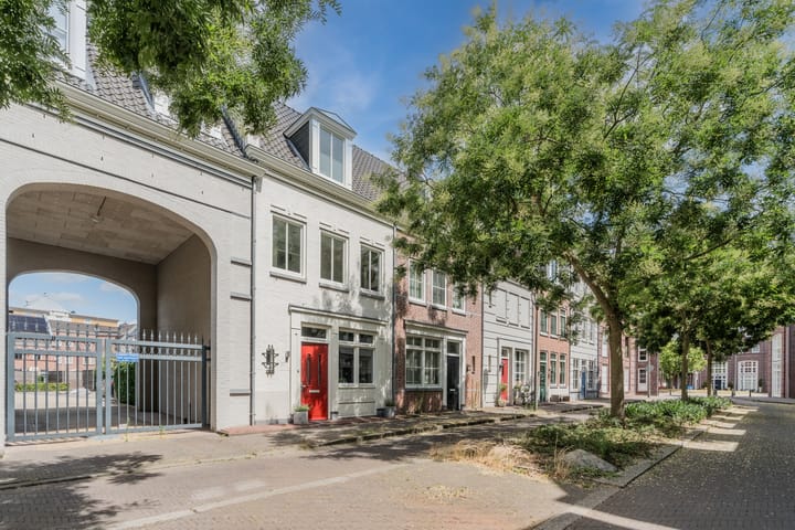 Foto 5 van Laan door de Veste 44