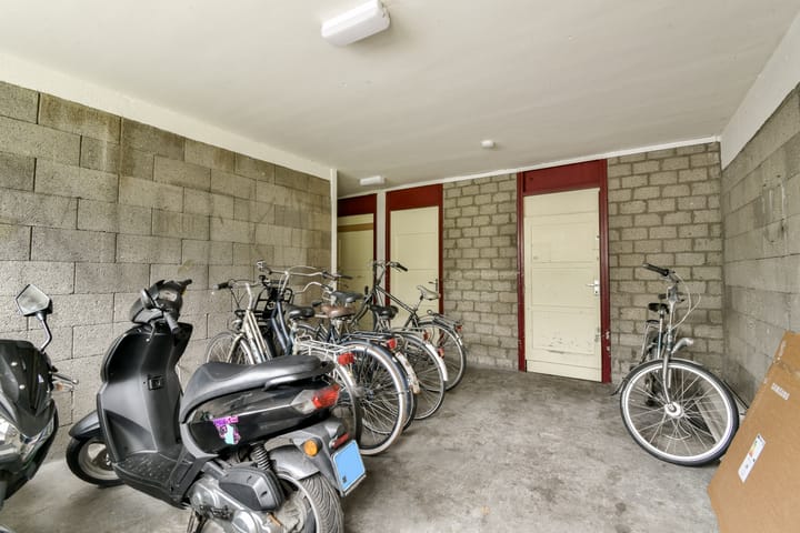 Foto 25 van Van 't Hoffstraat 10