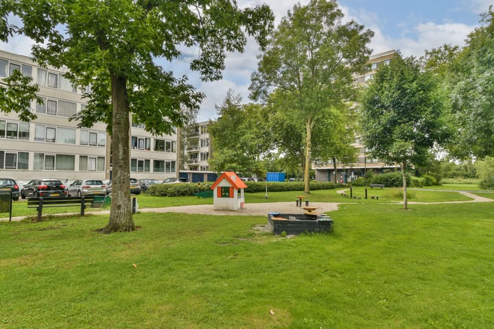 Foto 28 van Van 't Hoffstraat 10