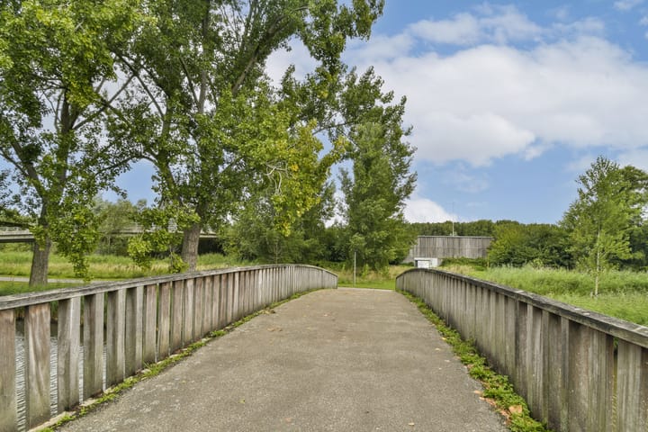 Foto 30 van Van 't Hoffstraat 10