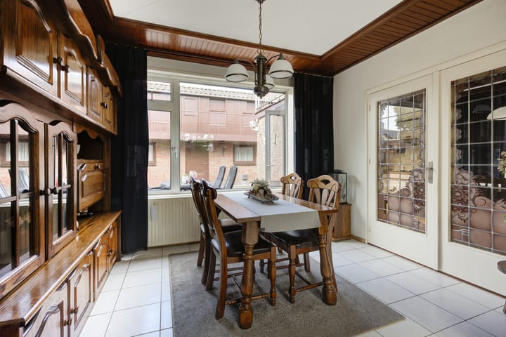 Foto 9 van Emmastraat 51