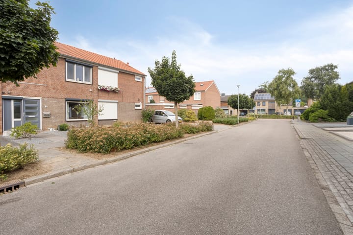 Foto 35 van Graaf van Wassenbergstraat 11