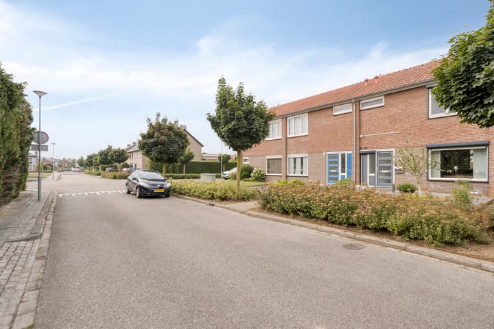 Foto 36 van Graaf van Wassenbergstraat 11