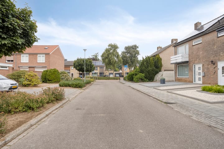 Foto 34 van Graaf van Wassenbergstraat 11