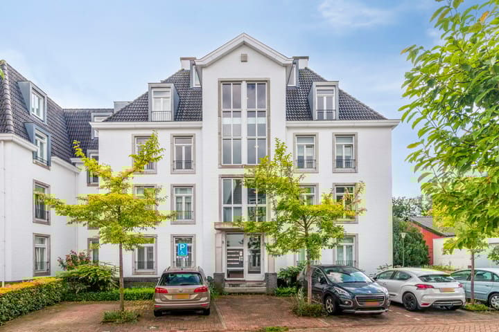 Castellanie 68 main image