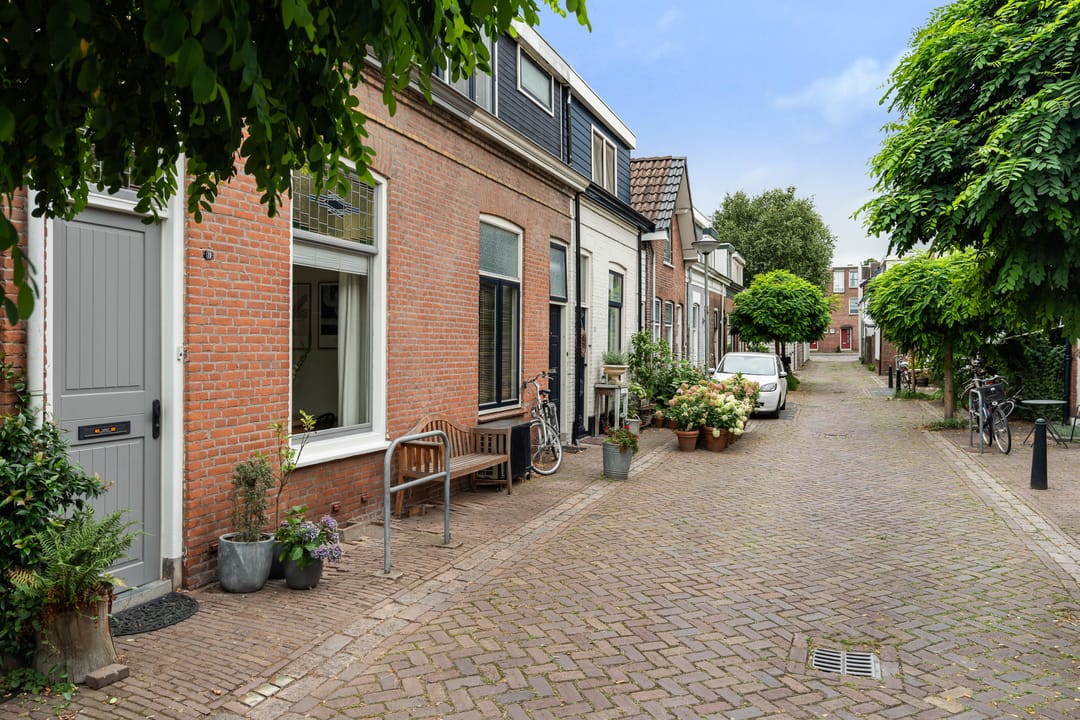 Photo 1 of Adriaan van Altenastraat 19