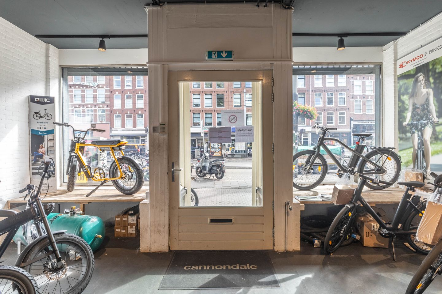 View photo 4 of Bilderdijkstraat 174-176