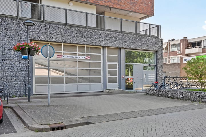 Foto 32 van Mira 5-J