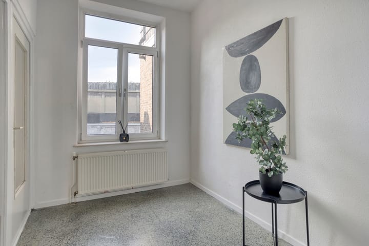 Photo 6 of Wycker Brugstraat 3-B