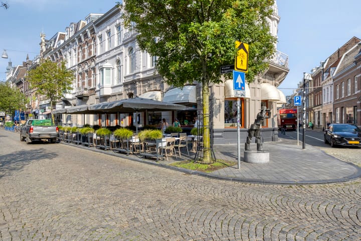 Photo 31 of Wycker Brugstraat 3-B