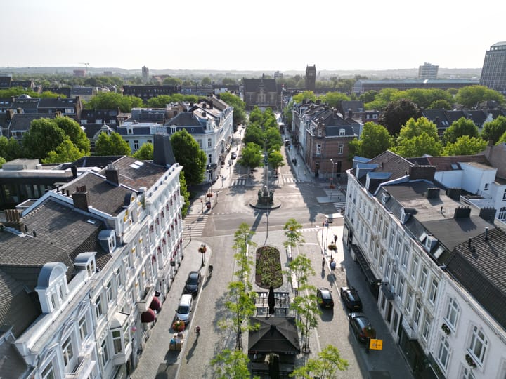 Photo 38 of Wycker Brugstraat 3-B