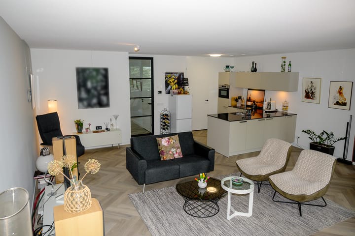 Photo 5 of Nieuwendijk 5-E