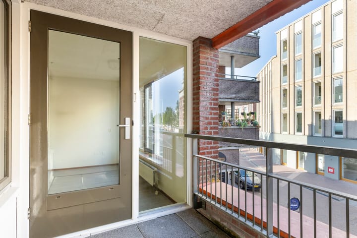 Photo 8 of Damstraat 6-C