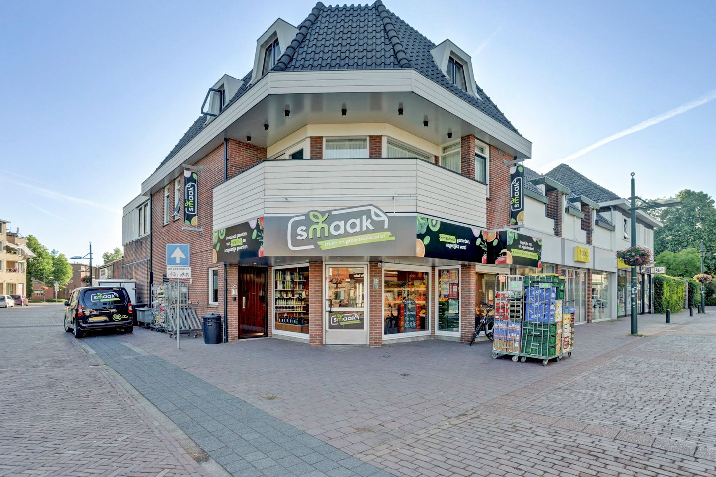 View photo 1 of Spoorstraat 36