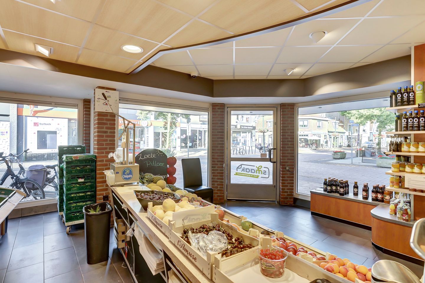View photo 2 of Spoorstraat 36