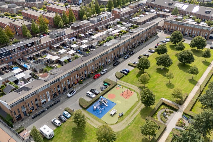 Foto 3 van Aletta Jacobstuin 36