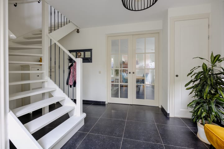 Foto 8 van Baroniestraat 9