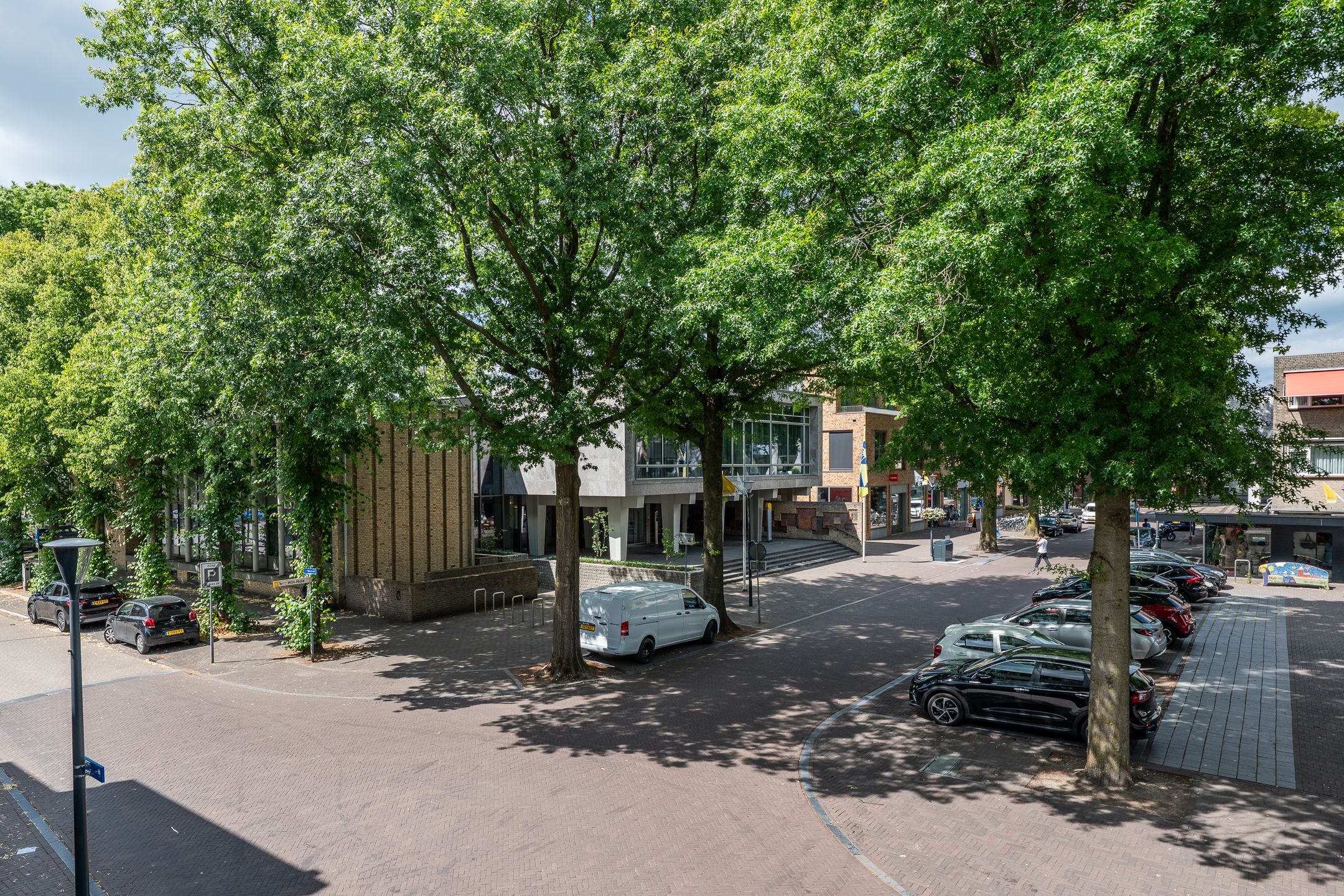 Photo 42 of Raadhuisplein 16