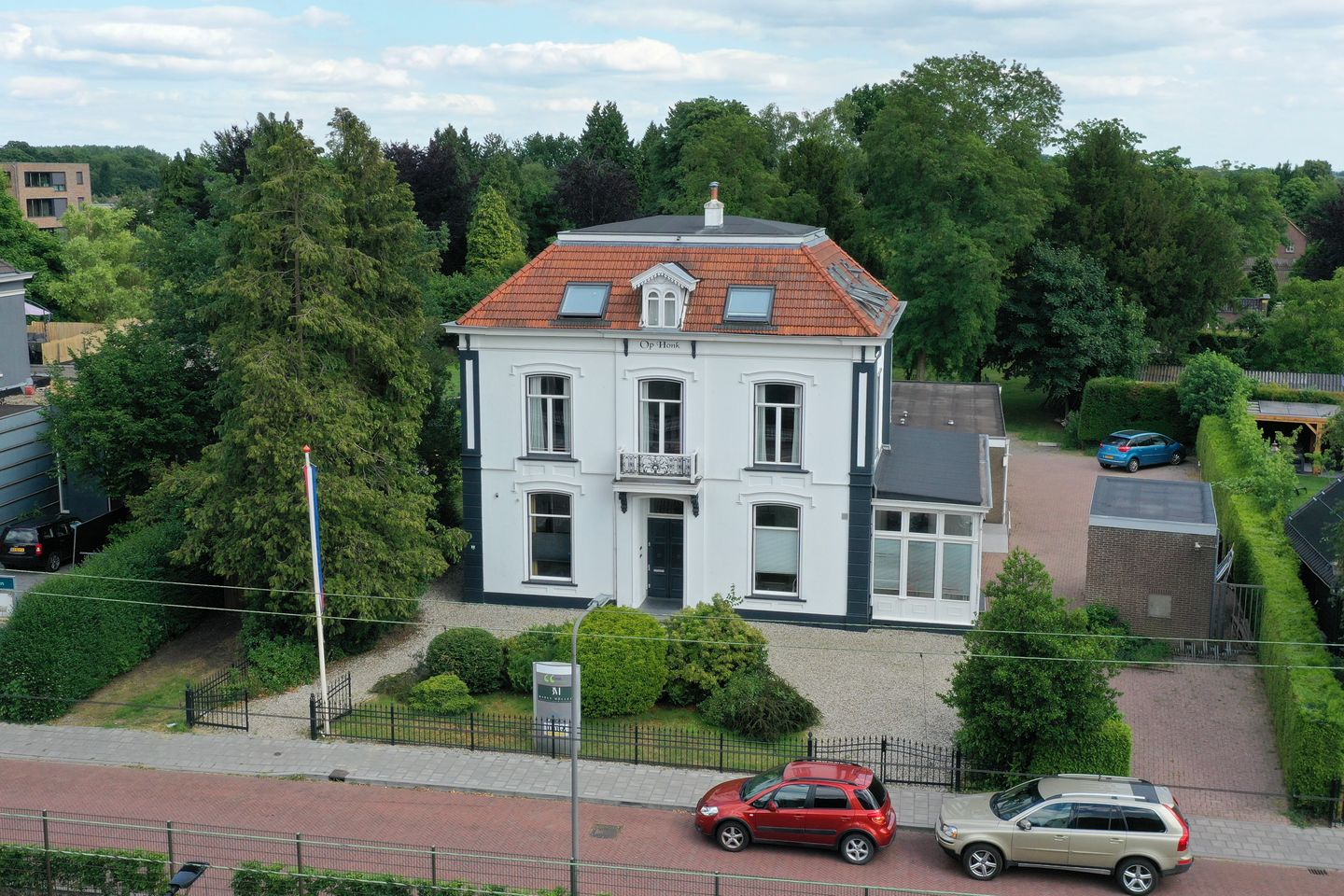 Bekijk foto 1 van Kastanjelaan 14