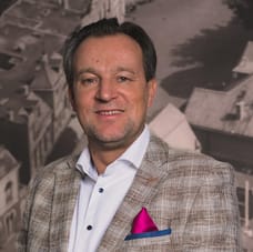 Arwin Westeneng REGISTER MAKELAAR